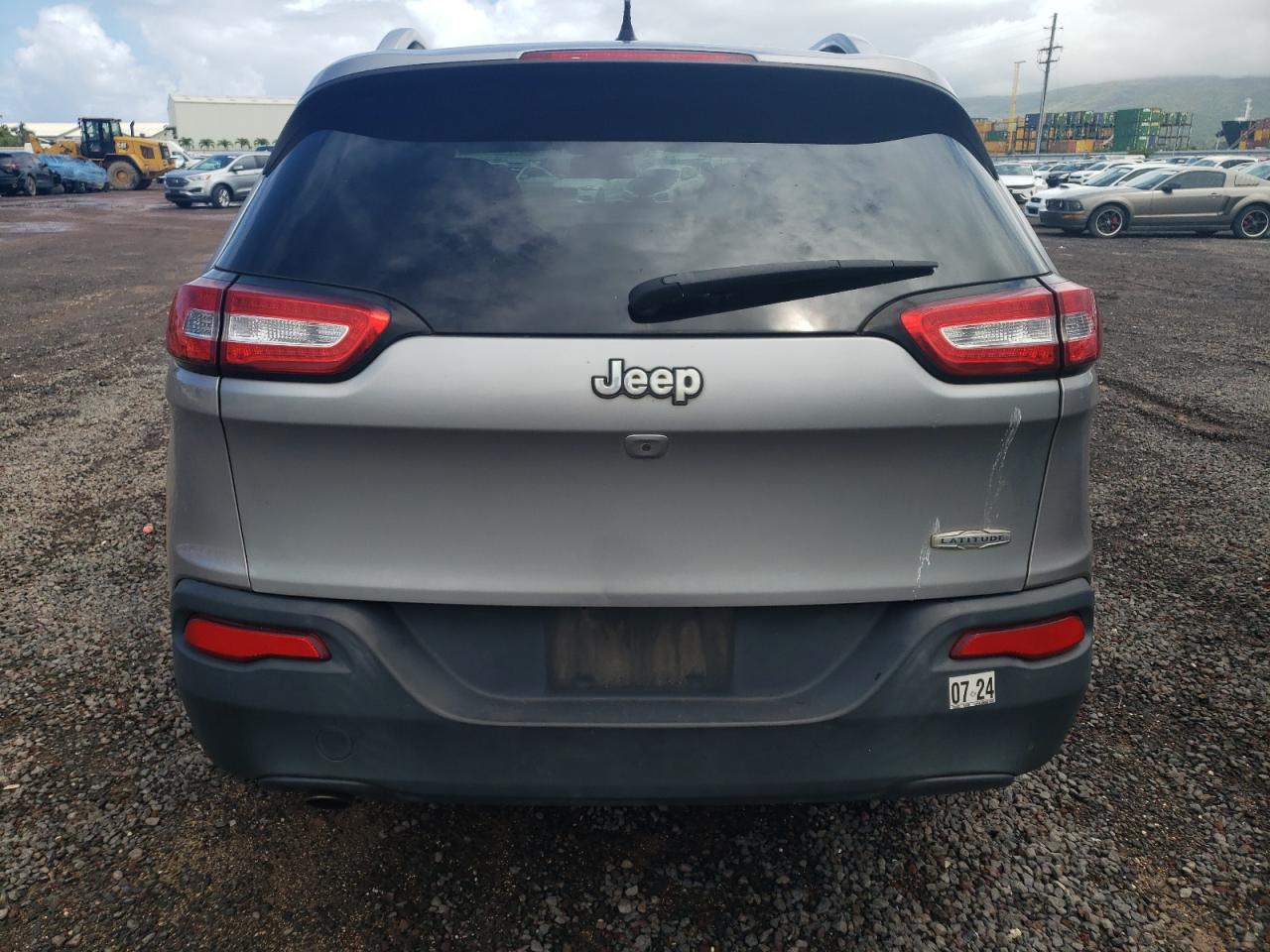 1C4PJLCB8GW211853 2016 Jeep Cherokee Latitude