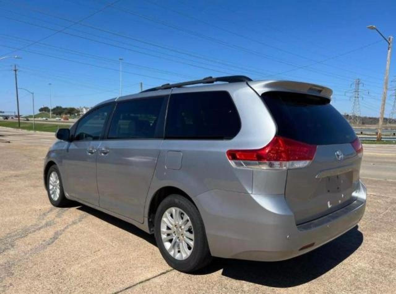 5TDYK3DC3DS320175 2013 Toyota Sienna Xle