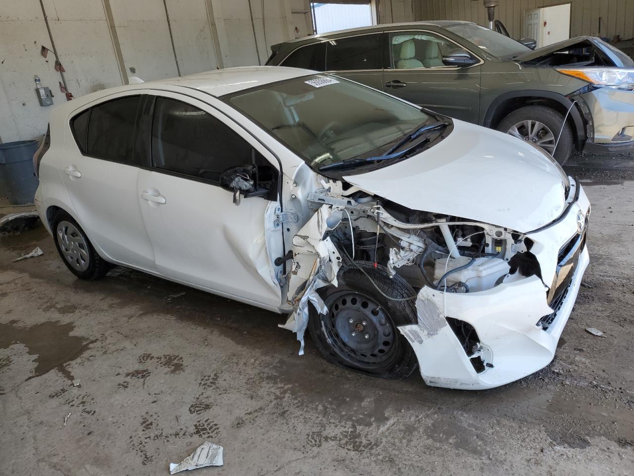 2016 Toyota Prius C vin: JTDKDTB30G1128796