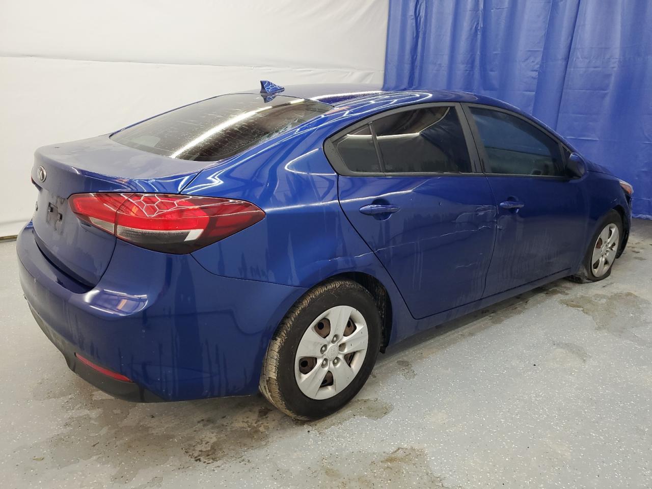 3KPFK4A70JE207441 2018 Kia Forte Lx