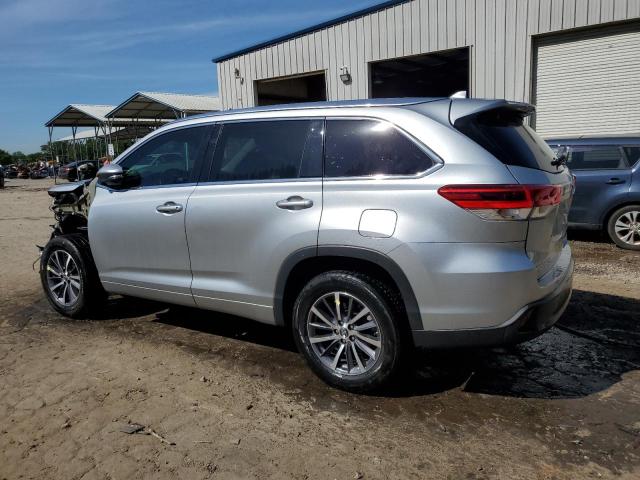 VIN 5TDKZRFH7HS511536 2017 Toyota Highlander, SE no.2