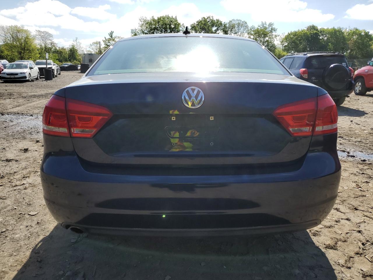 1VWBV7A39FC053067 2015 Volkswagen Passat Se