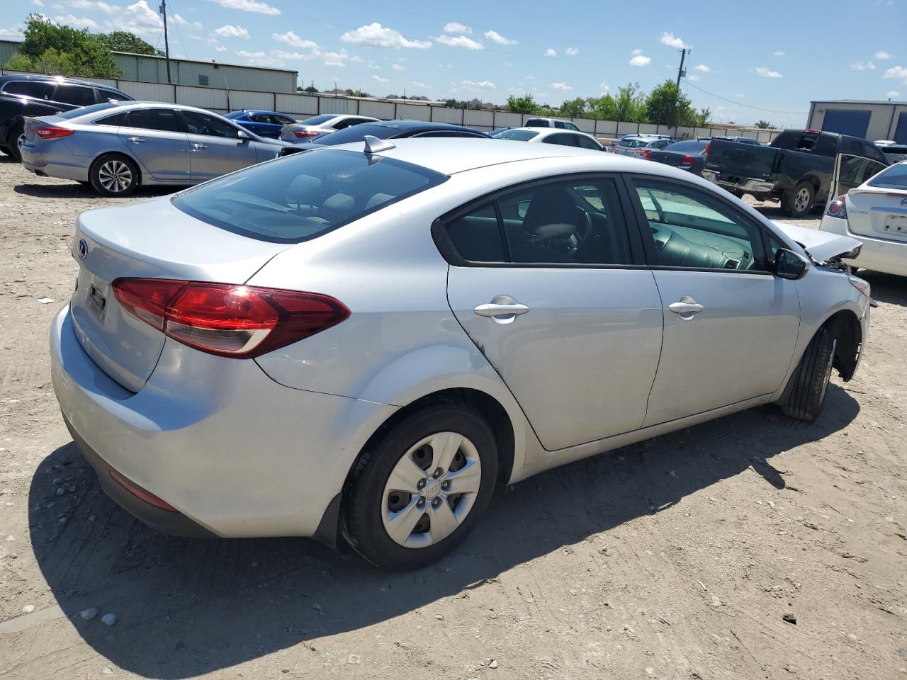 3KPFK4A79HE103685 2017 Kia Forte Lx