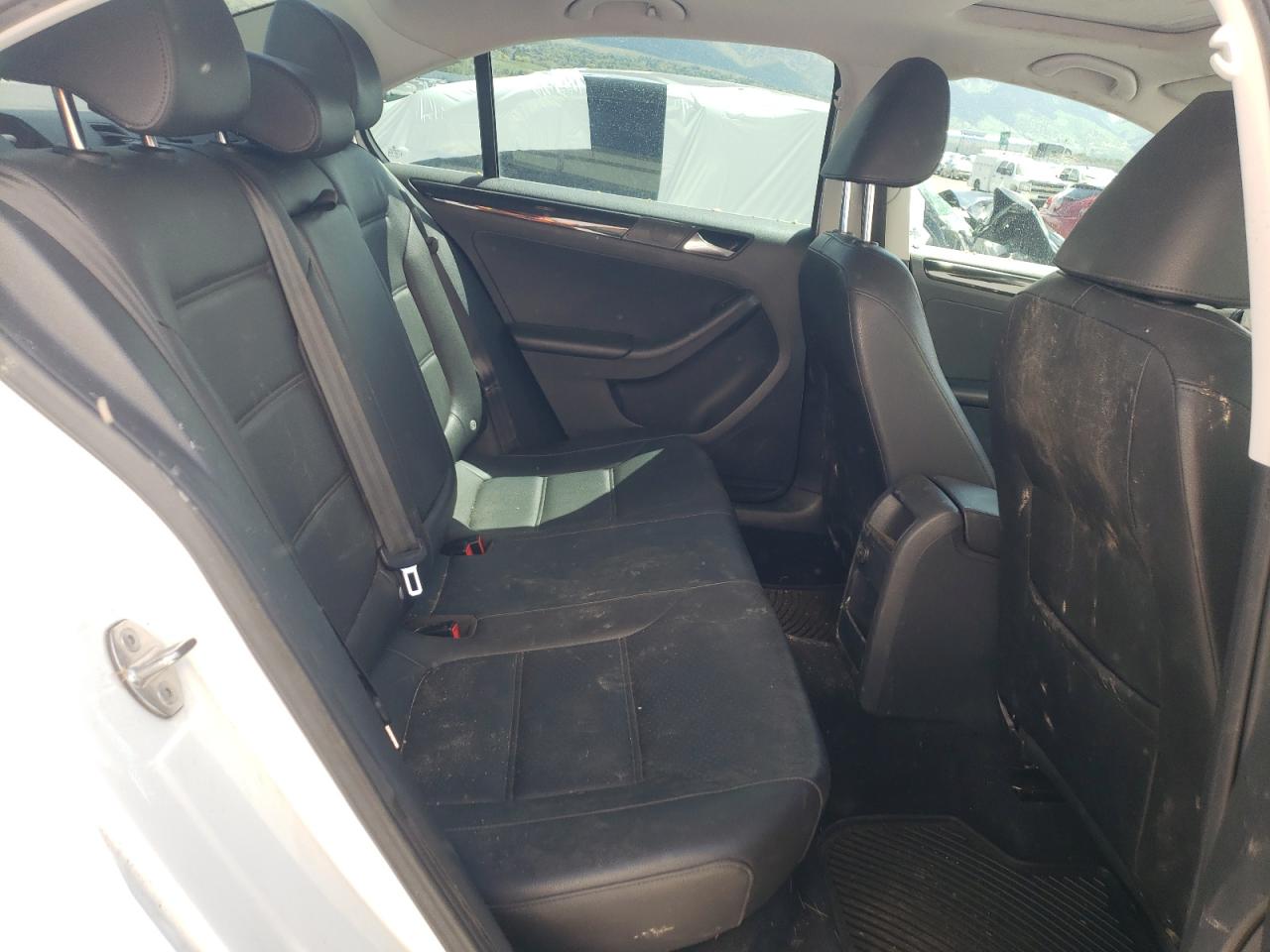 3VWL17AJ3GM375962 2016 Volkswagen Jetta Sel