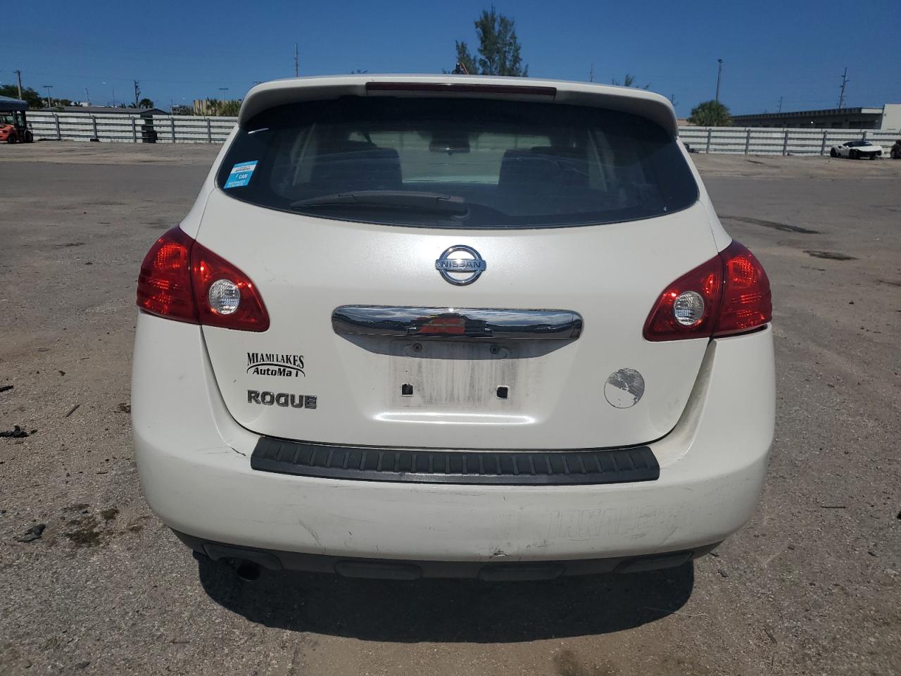 JN8AS5MT2BW186869 2011 Nissan Rogue S