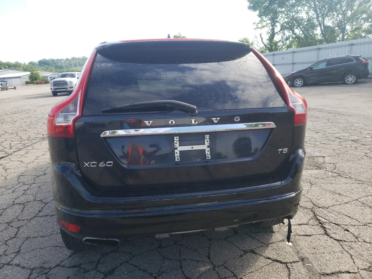 2015 Volvo Xc60 T5 Premier vin: YV440MDB2F2583718