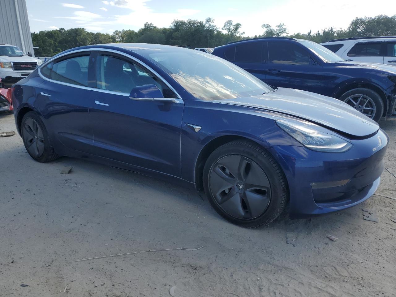 5YJ3E1EB0JF094527 2018 Tesla Model 3