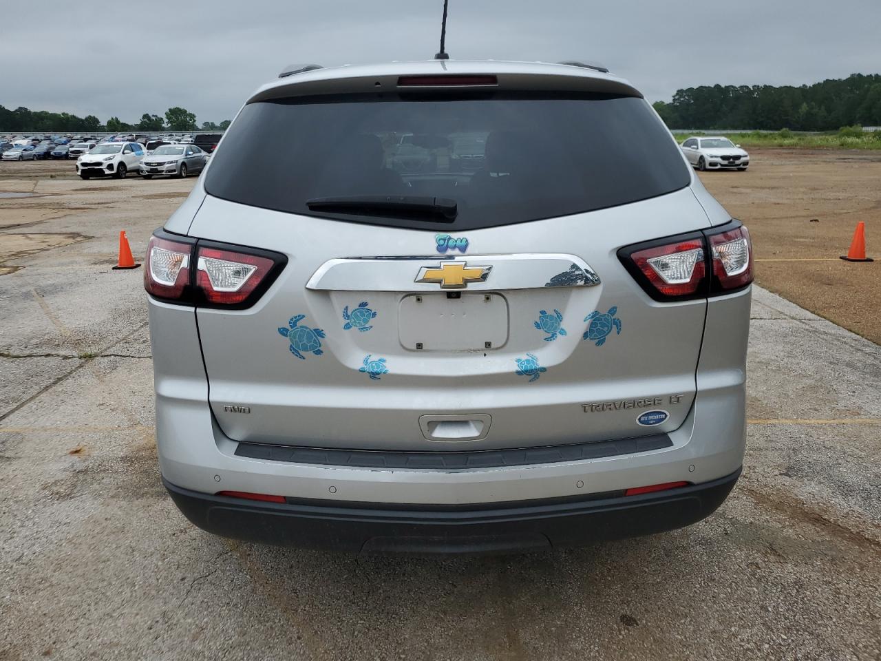 1GNKVHKD8FJ273819 2015 Chevrolet Traverse Lt