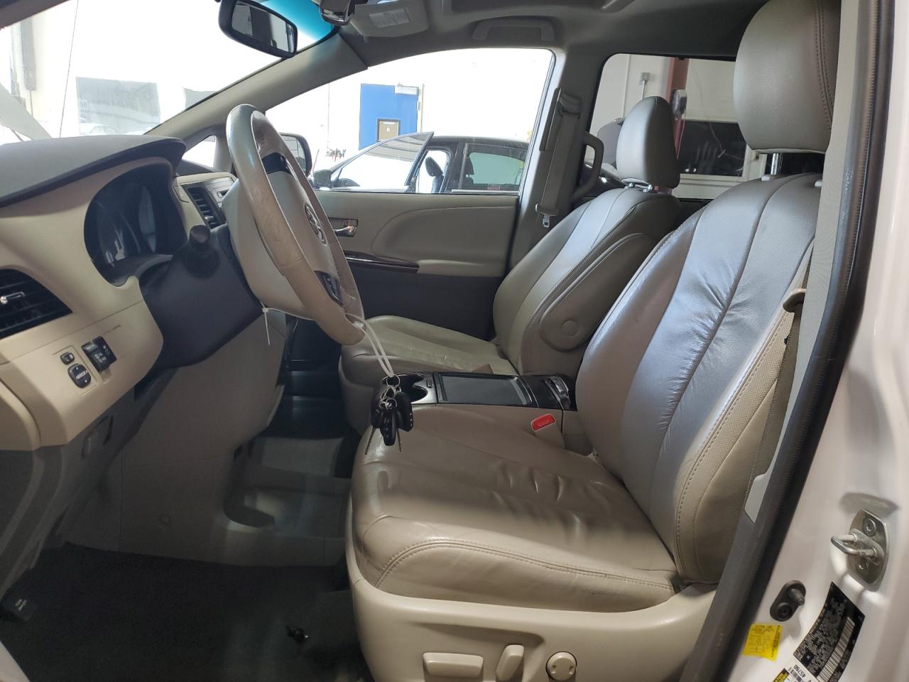 5TDDK3DC4CS030640 2012 Toyota Sienna Xle