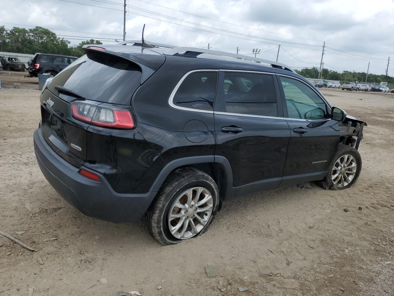 1C4PJLCB8KD149701 2019 Jeep Cherokee Latitude