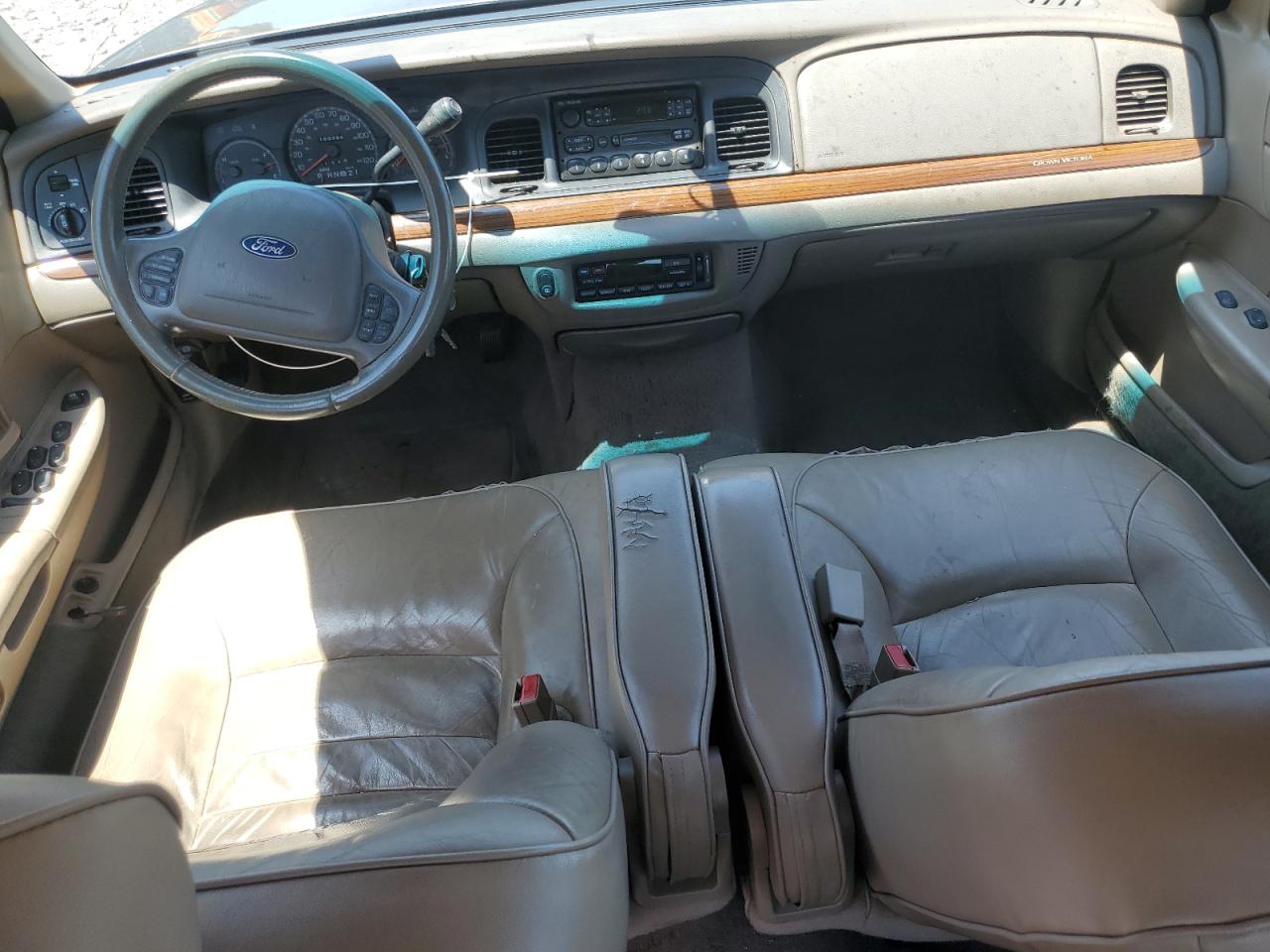 2FAFP74W92X108642 2002 Ford Crown Victoria Lx