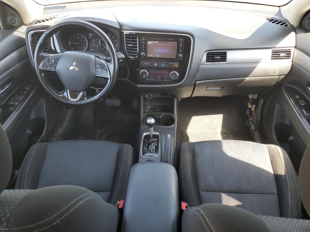 JA4AD3A31GZ064115 2016 Mitsubishi Outlander Se