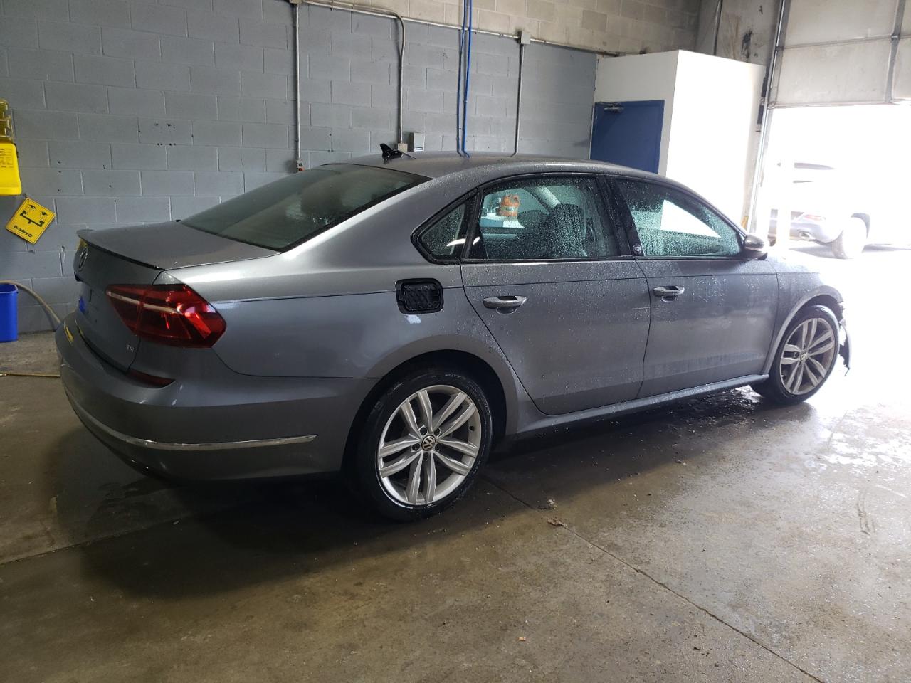 1VWLA7A33KC001749 2019 Volkswagen Passat Wolfsburg