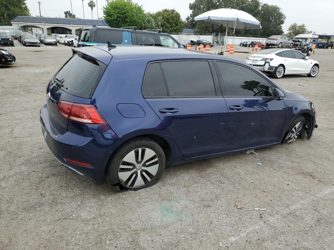 WVWPR7AU8JW907527 2018 Volkswagen E-Golf Sel Premium