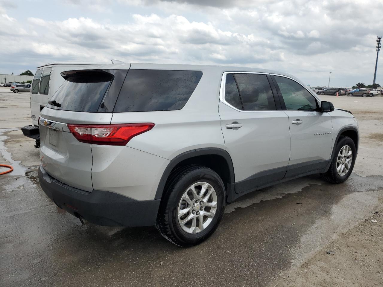 1GNERFKW8KJ312412 2019 Chevrolet Traverse Ls