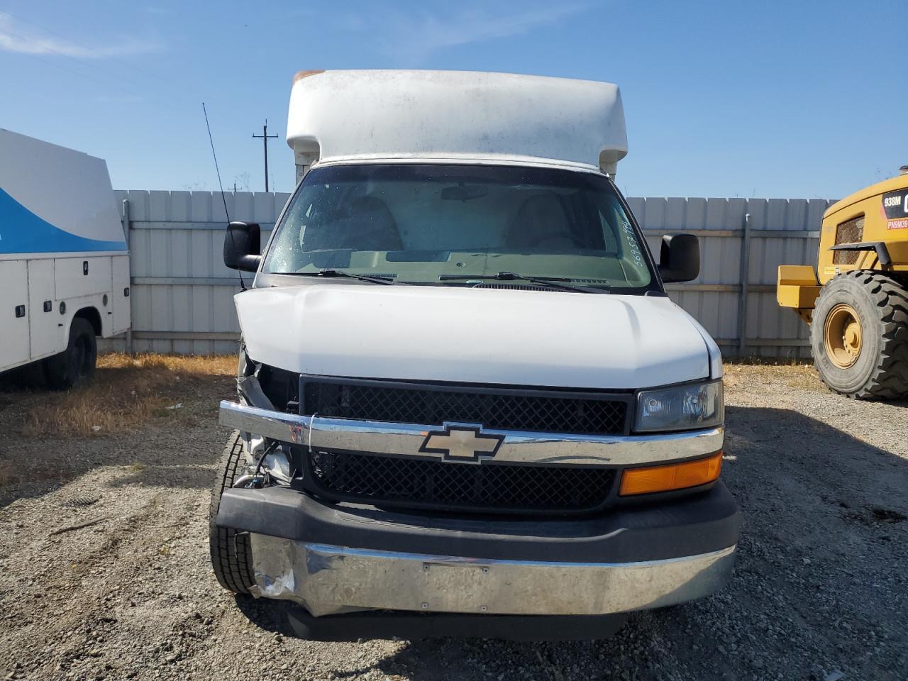 1GB0G2CG3F1201916 2015 Chevrolet Express G3500