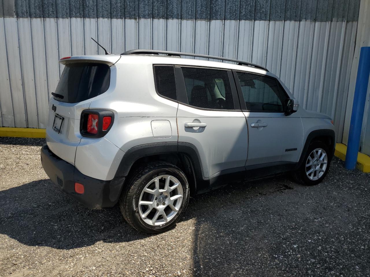 2017 Jeep Renegade Latitude vin: ZACCJABB0HPG51097