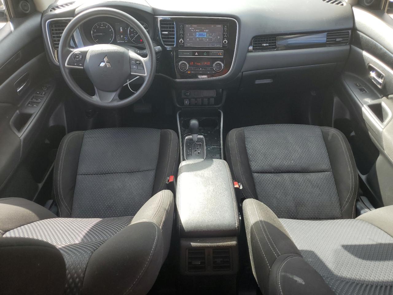 JA4AD2A36KZ037379 2019 Mitsubishi Outlander Es