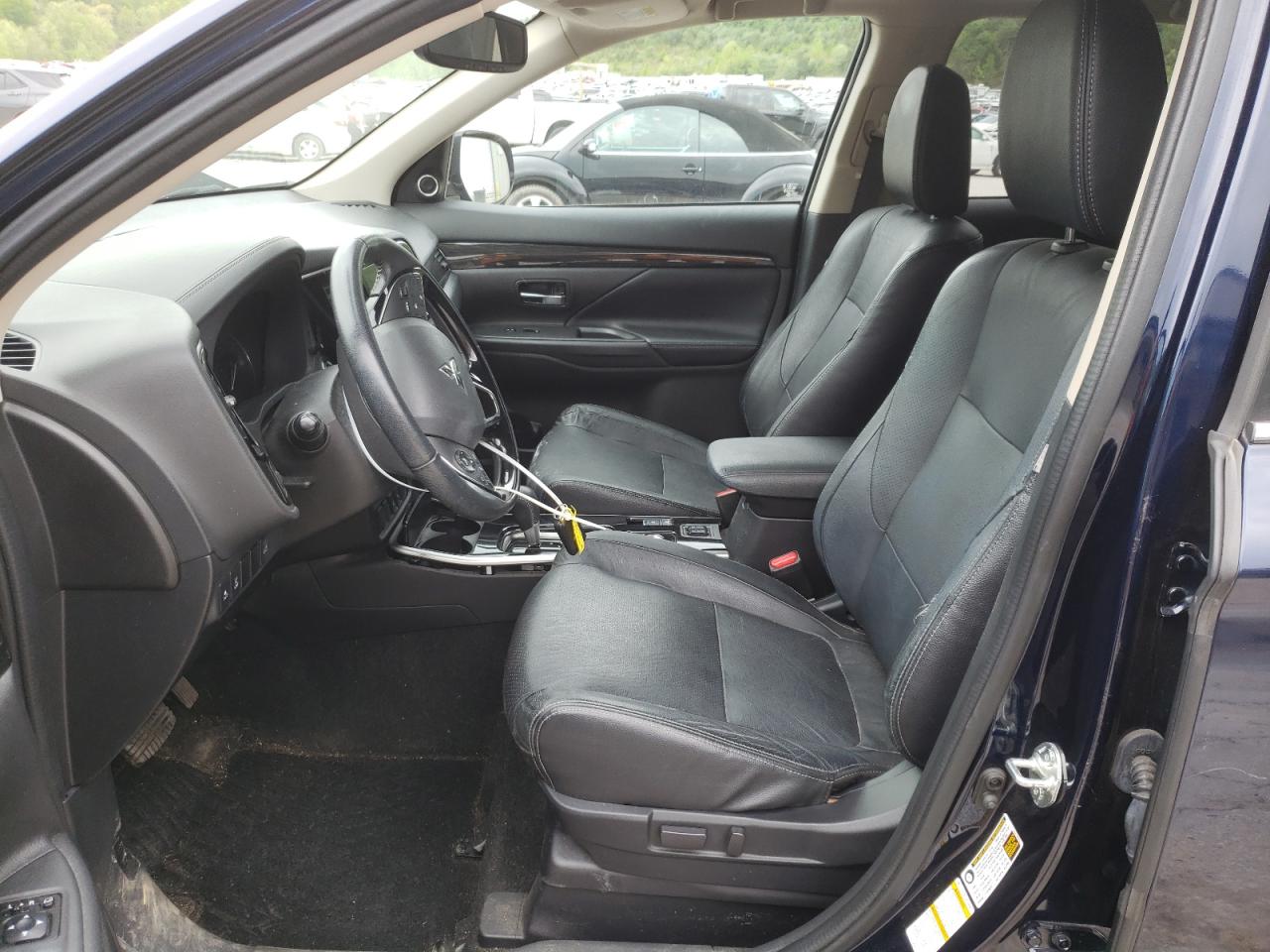 JA4AZ3A36JZ067164 2018 Mitsubishi Outlander Se