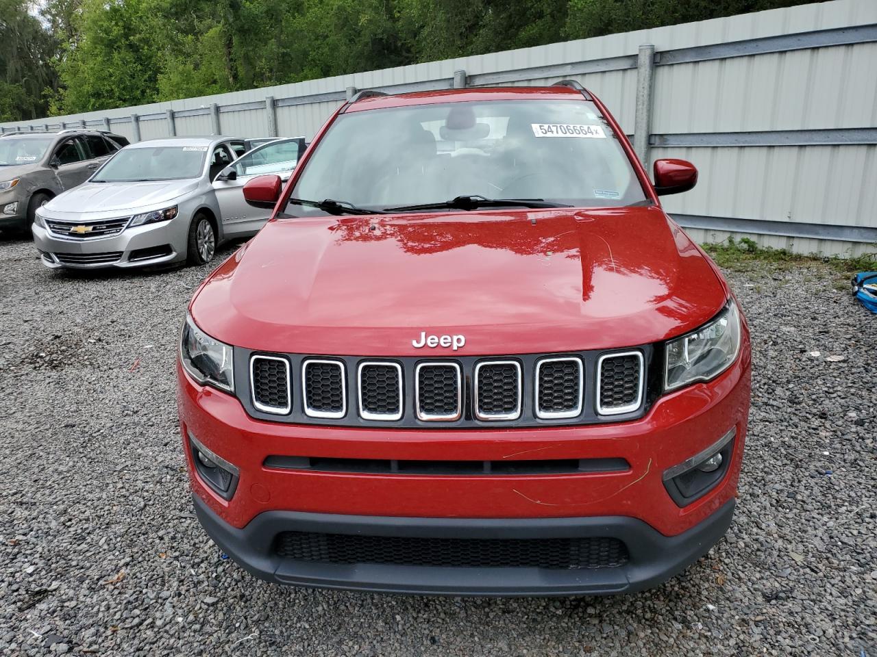 3C4NJCBBXJT462329 2018 Jeep Compass Latitude