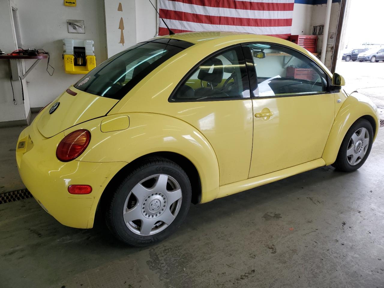 3VWDD21C6YM442054 2000 Volkswagen New Beetle Glx