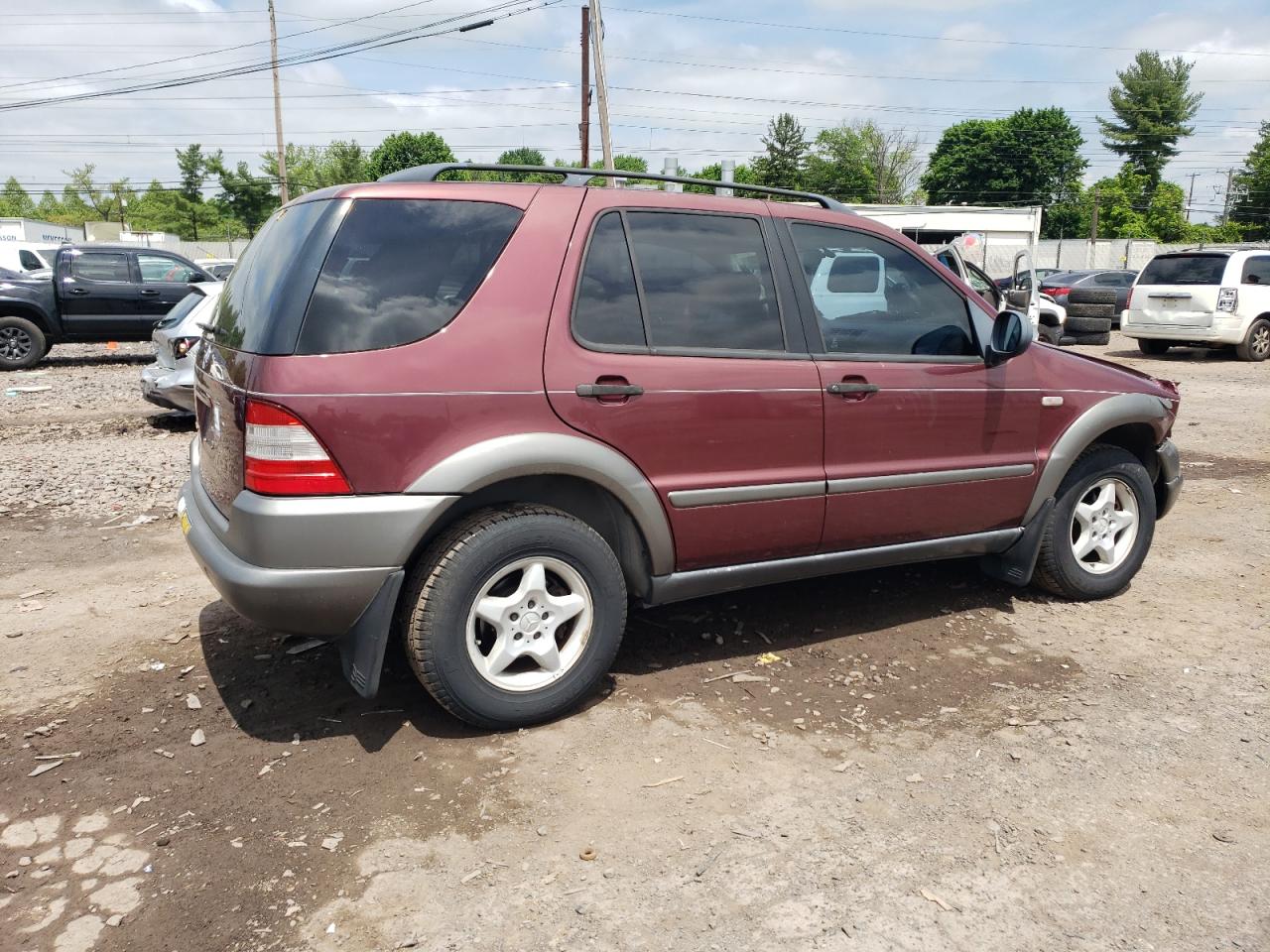 4JGAB54E9XA128612 1999 Mercedes-Benz Ml 320