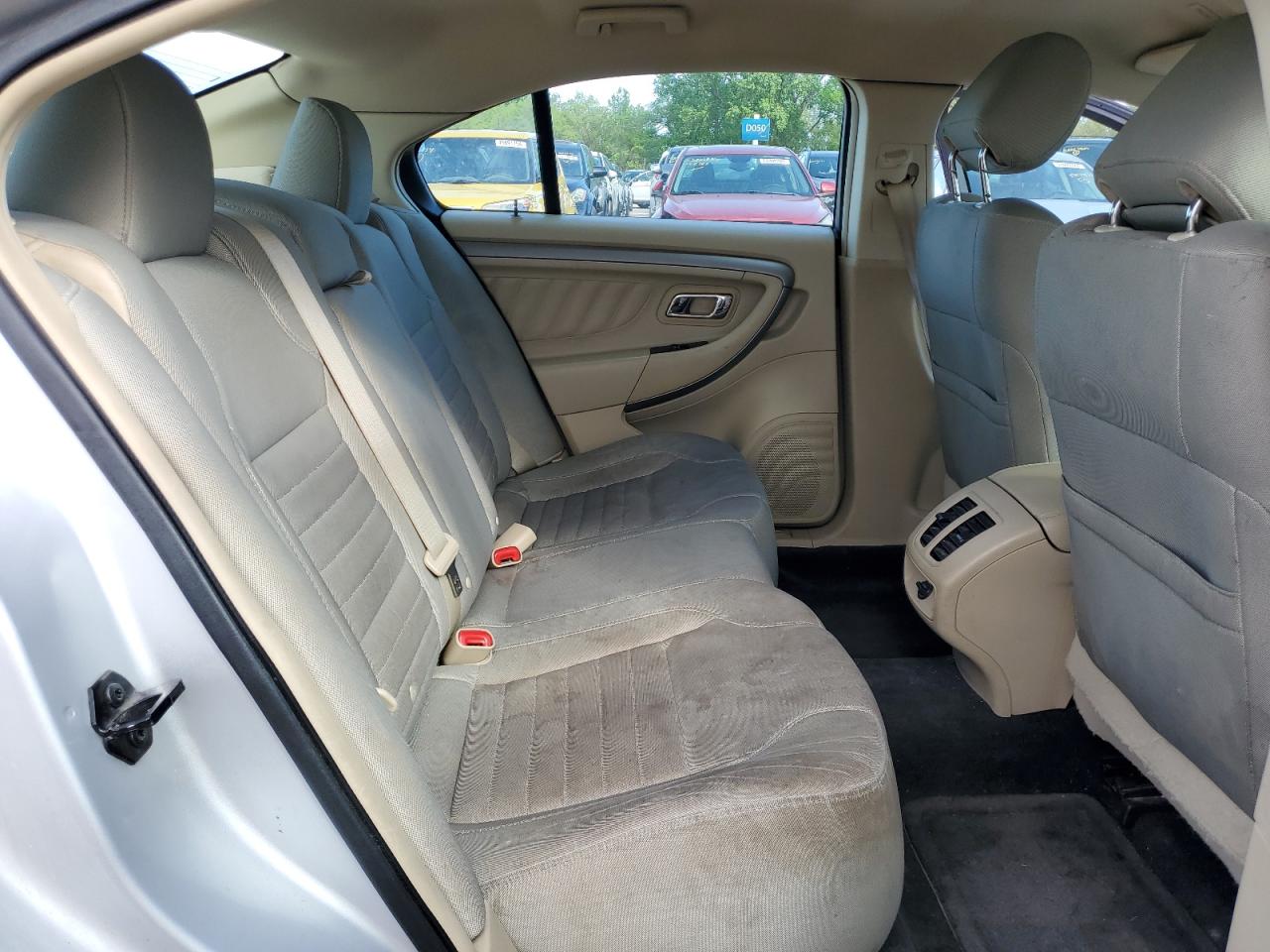 1FAHP2D88FG161972 2015 Ford Taurus Se