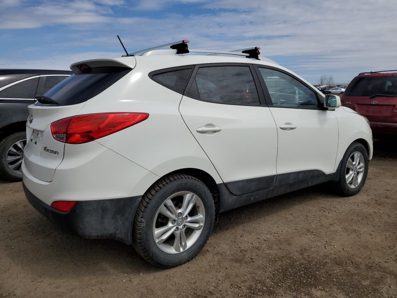 KM8JU3AC1BU224002 2011 Hyundai Tucson Gls