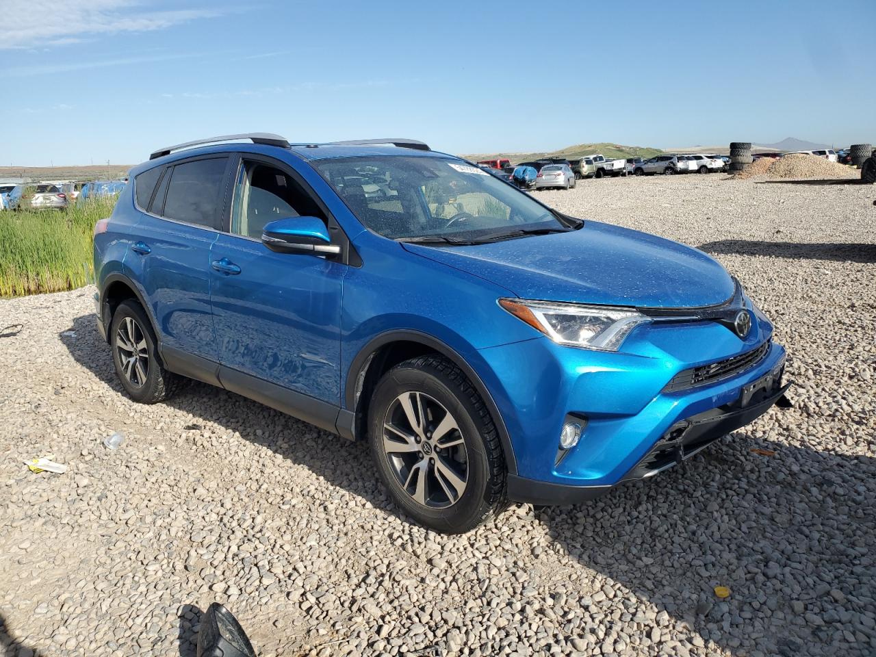 JTMWFREV0HJ145529 2017 Toyota Rav4 Xle