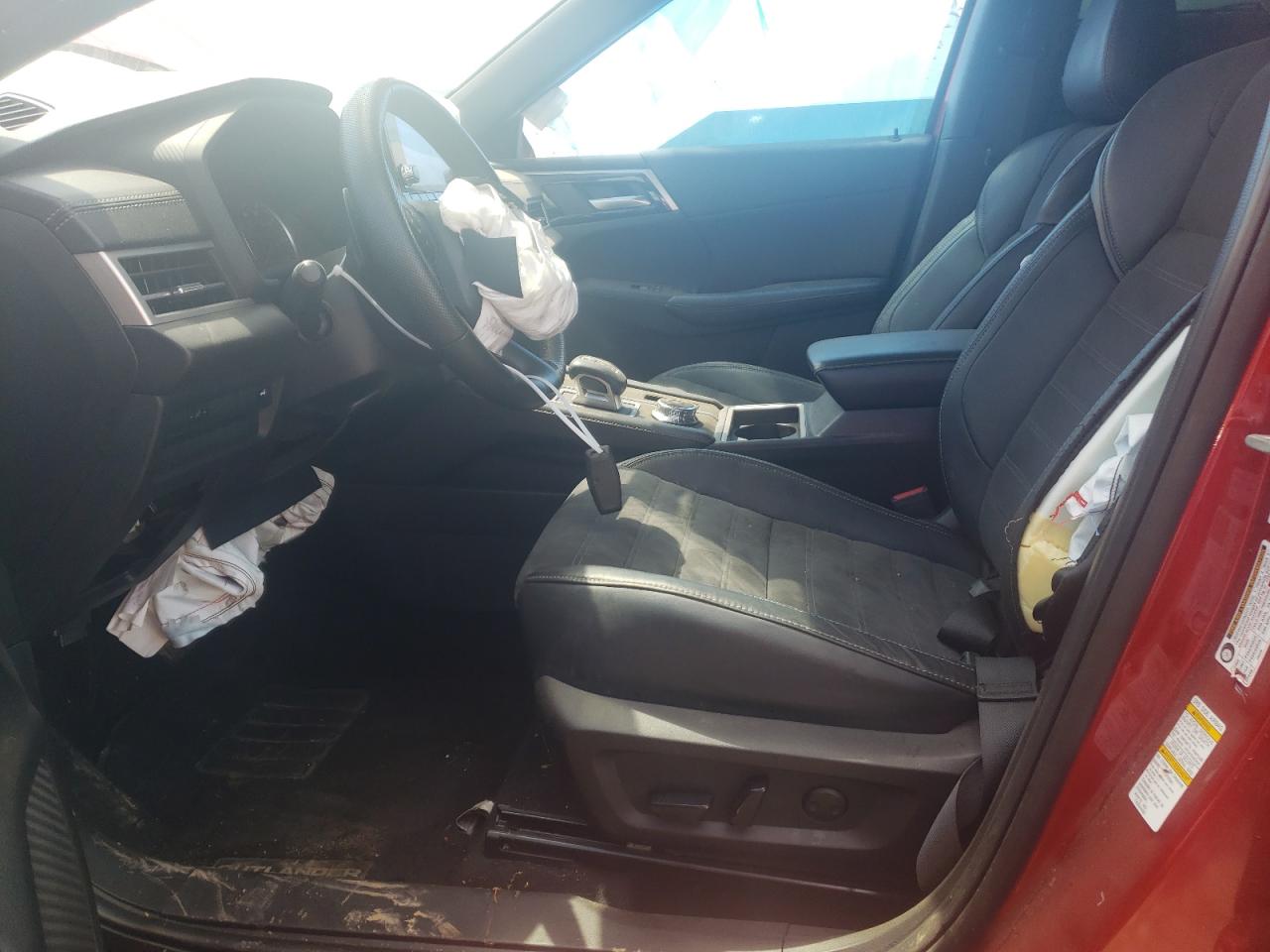 JA4J3UA82NZ065002 2022 Mitsubishi Outlander Se