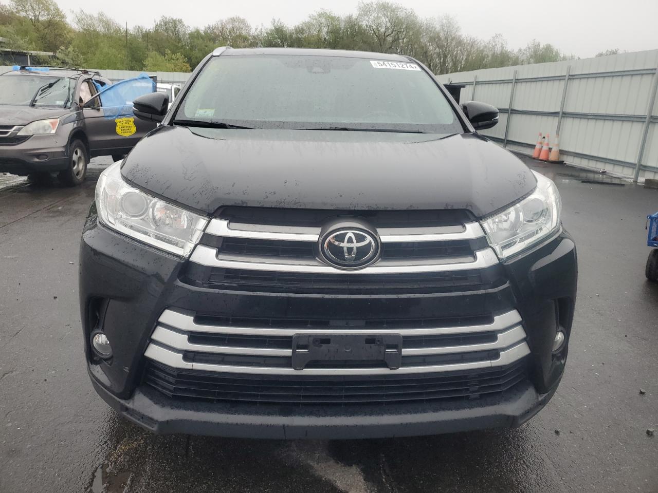 5TDJZRFH9KS620650 2019 Toyota Highlander Se