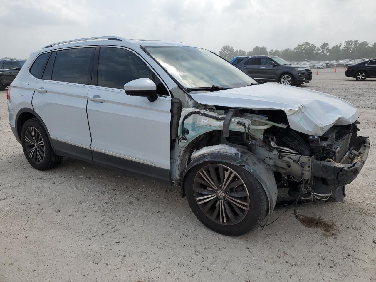 3VV3B7AXXJM021563 2018 Volkswagen Tiguan Se