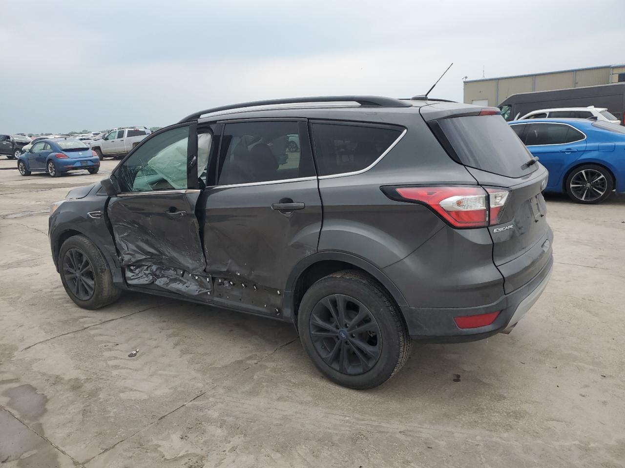 1FMCU0GD5JUC13333 2018 Ford Escape Se