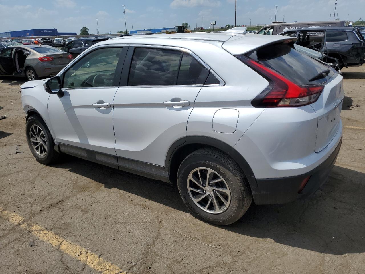 JA4ATUAA2NZ033928 2022 Mitsubishi Eclipse Cross Es