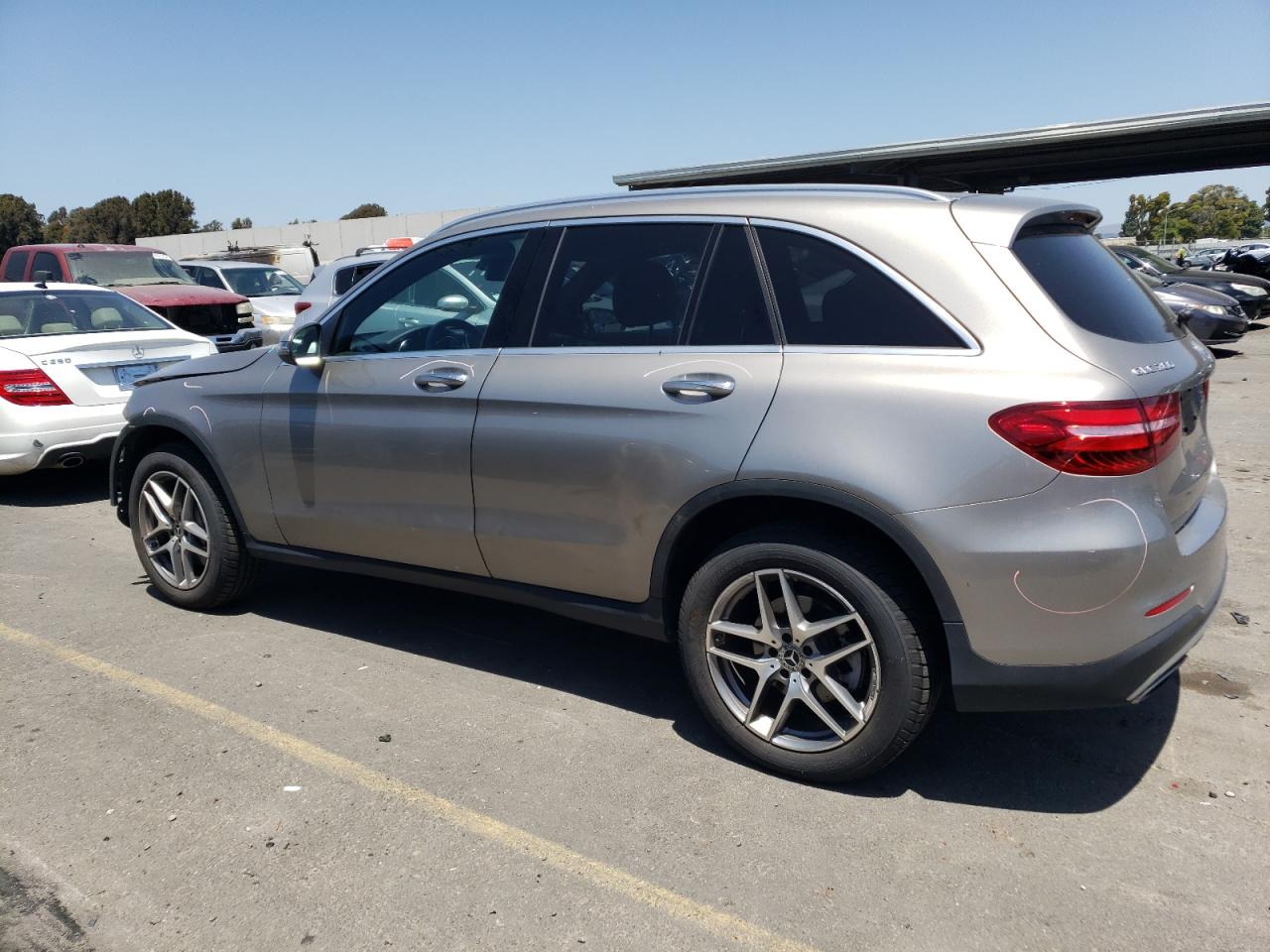 WDC0G4KB7KF594369 2019 Mercedes-Benz Glc 300 4Matic