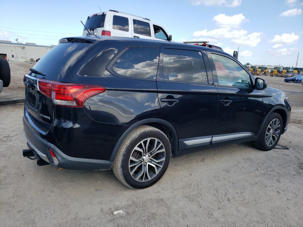 JA4AZ3A33GZ014947 2016 Mitsubishi Outlander Se