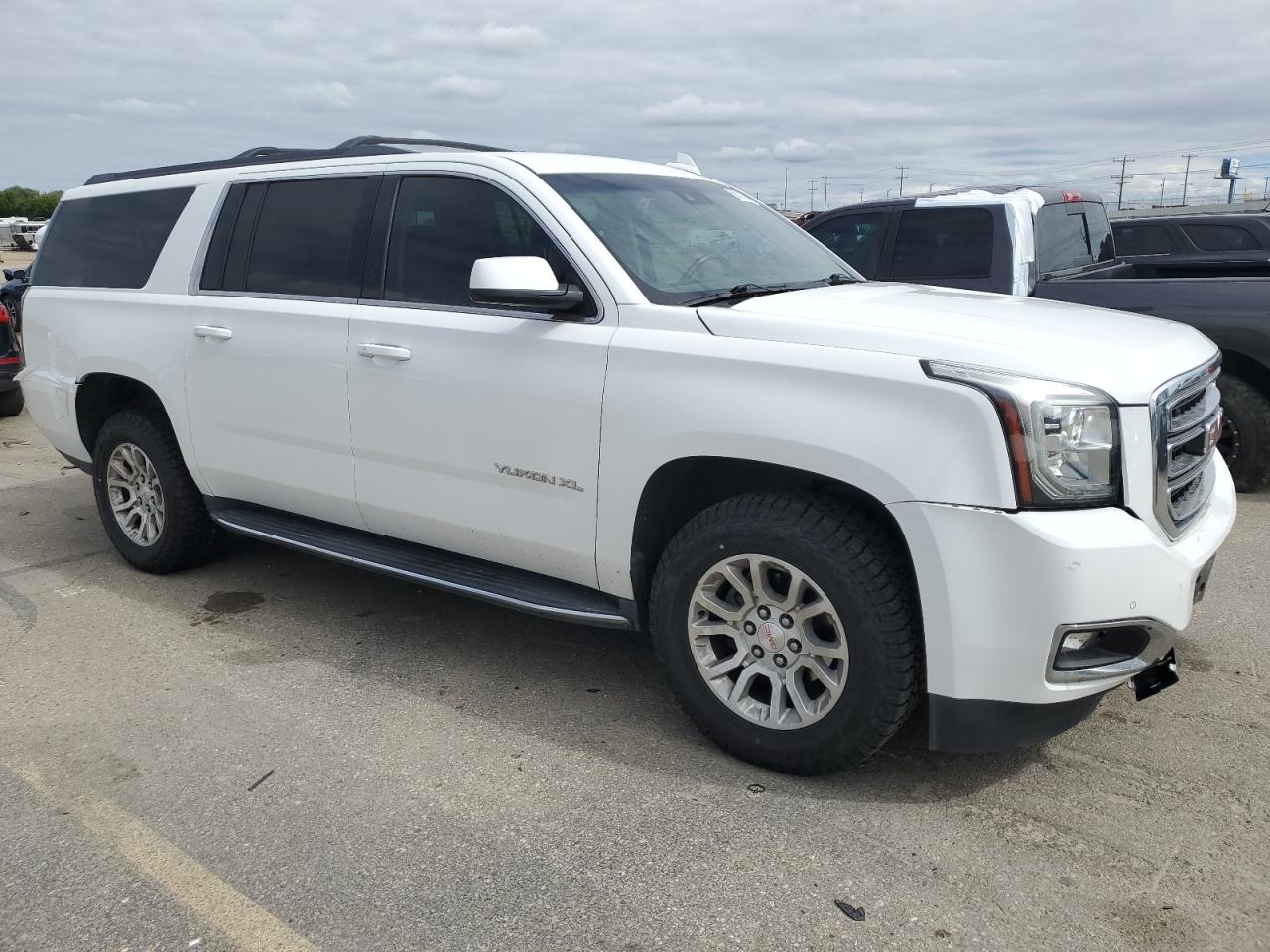 1GKS2GKC0HR259635 2017 GMC Yukon Xl K1500 Slt