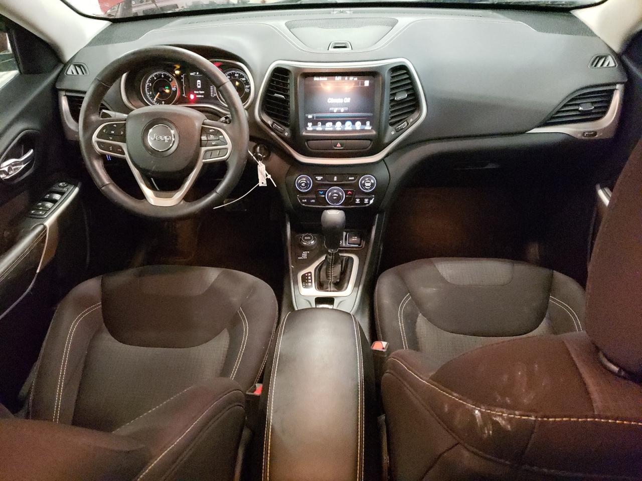 1C4PJMCB1HW609218 2017 Jeep Cherokee Latitude