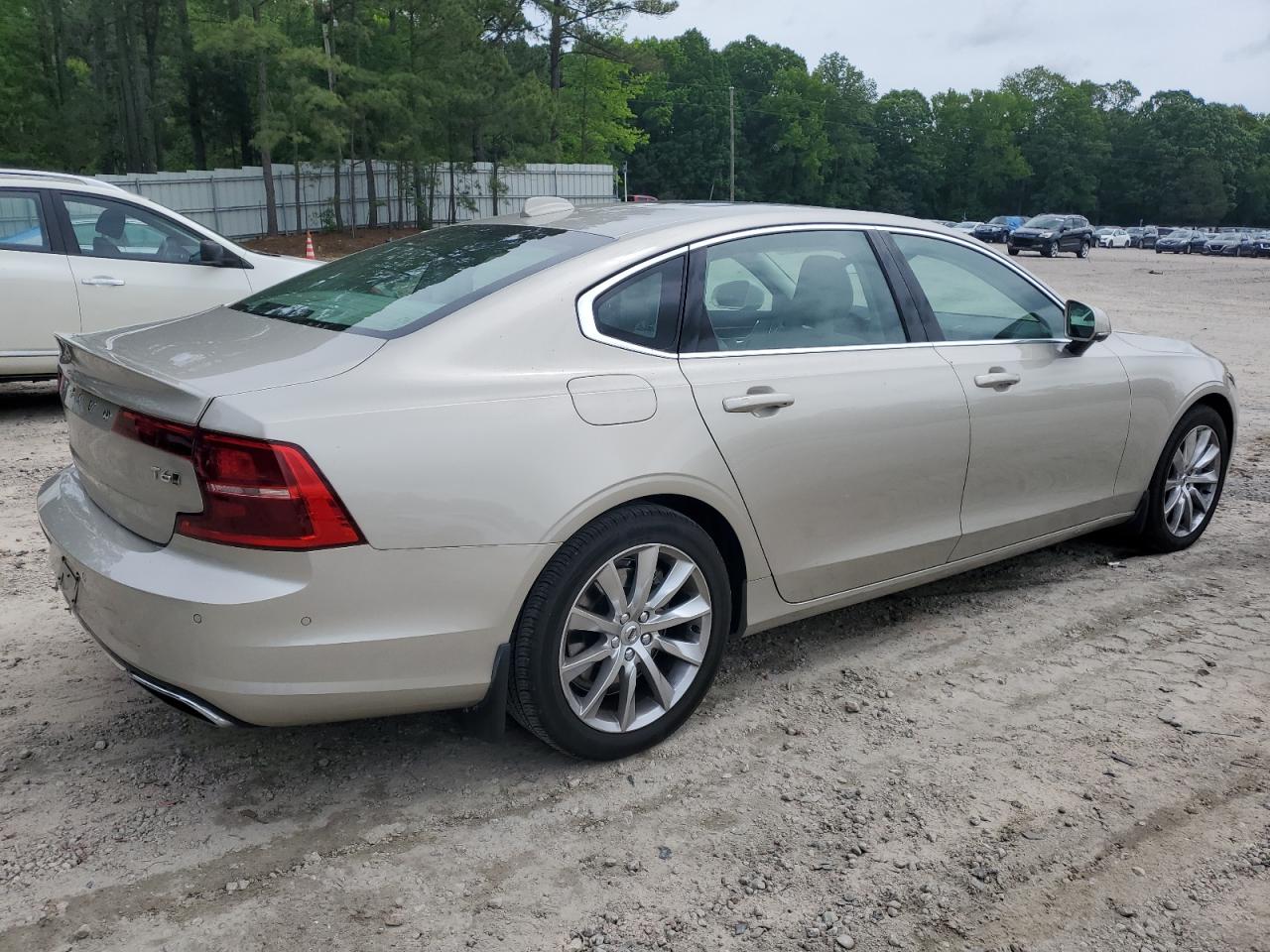 LVY992MK4JP018376 2018 Volvo S90 T6 Momentum