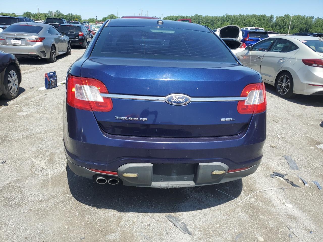 1FAHP2EWXBG157994 2011 Ford Taurus Sel