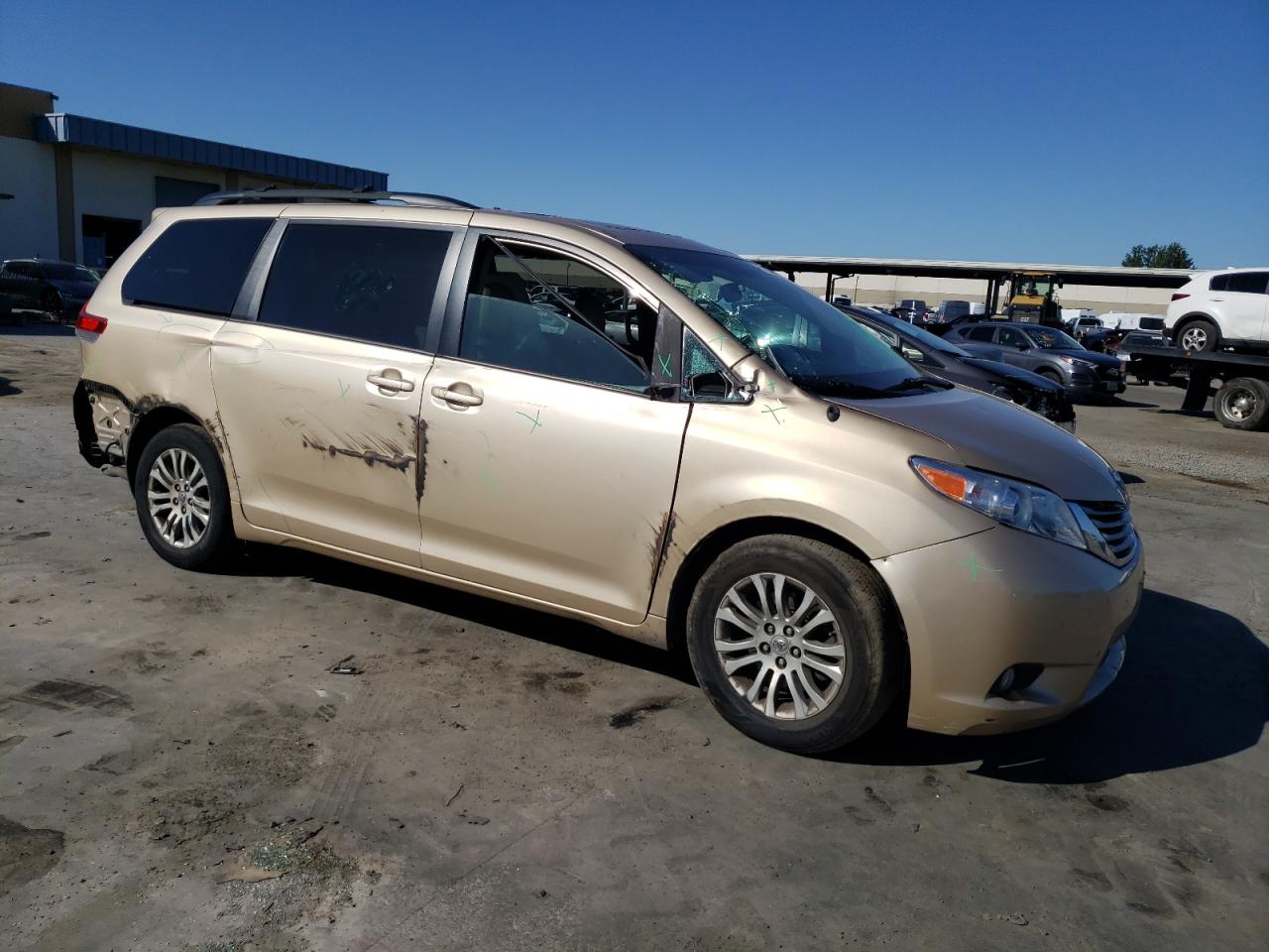 5TDYK3DC8CS261168 2012 Toyota Sienna Xle