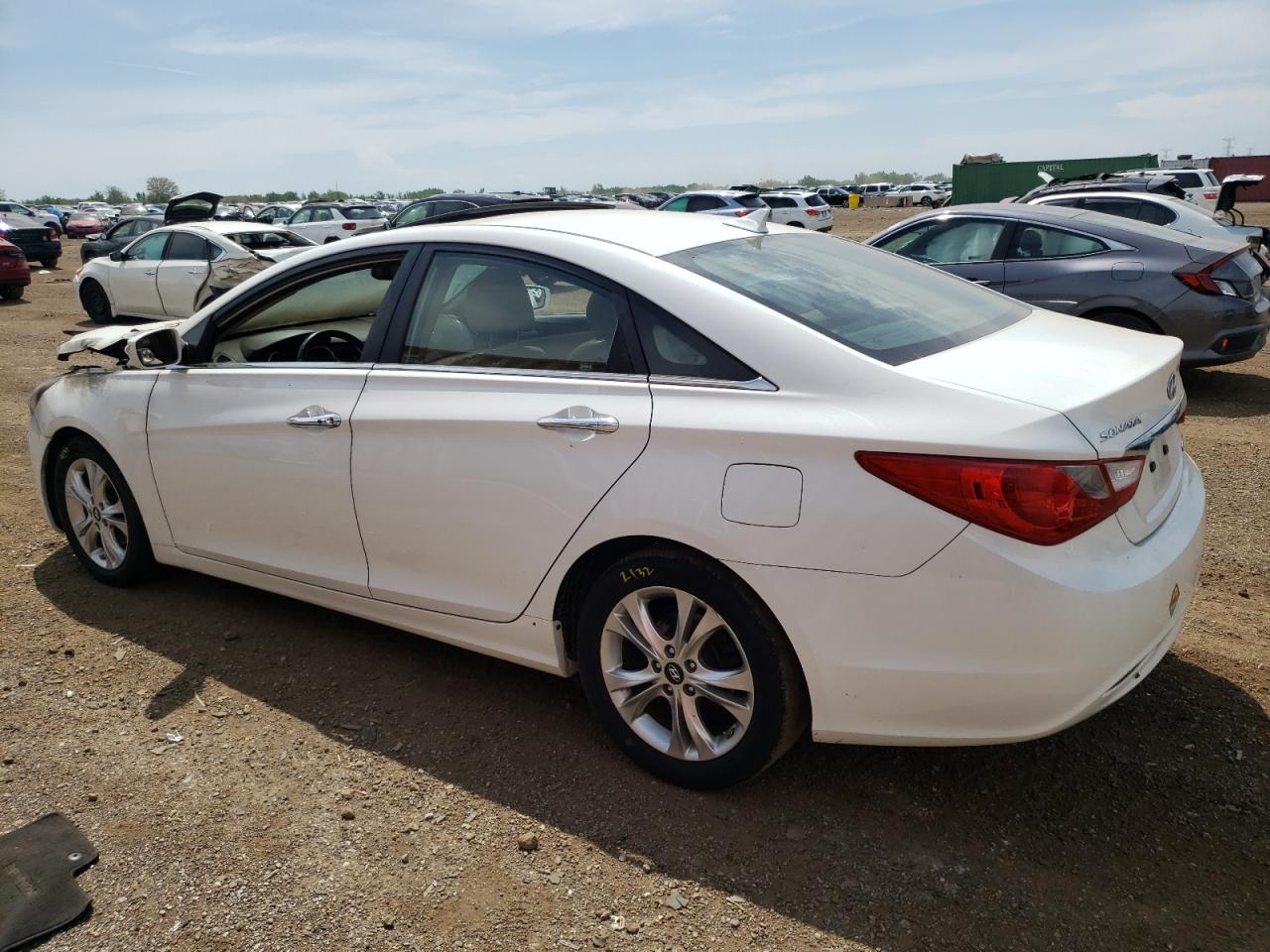 5NPEC4AC3BH257415 2011 Hyundai Sonata Se