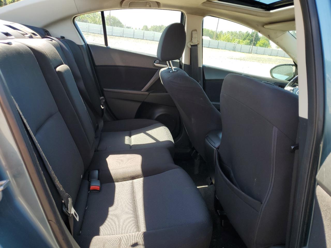 JM1BL1VGXB1480489 2011 Mazda 3 I