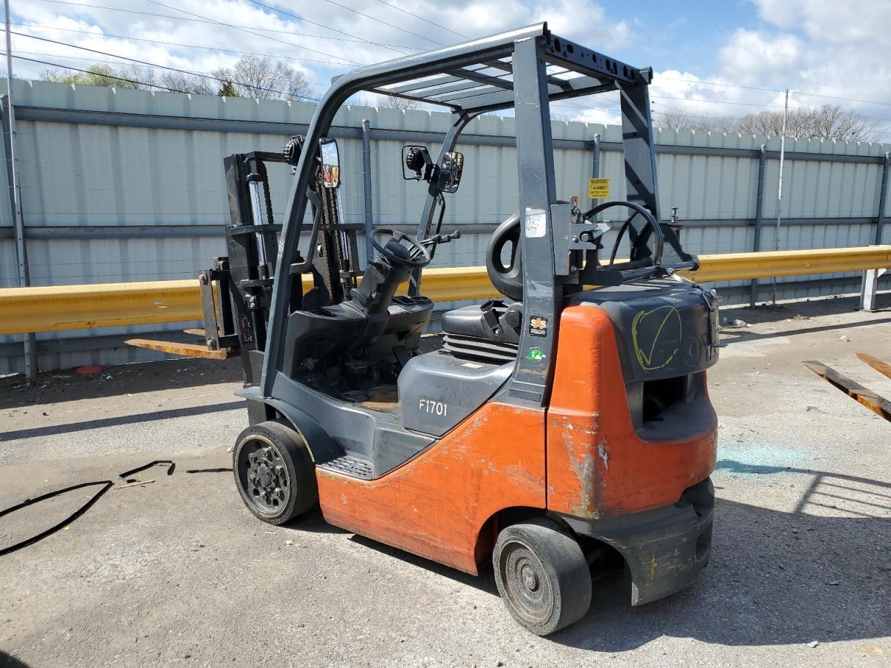 67905 2015 Toyota Forklift