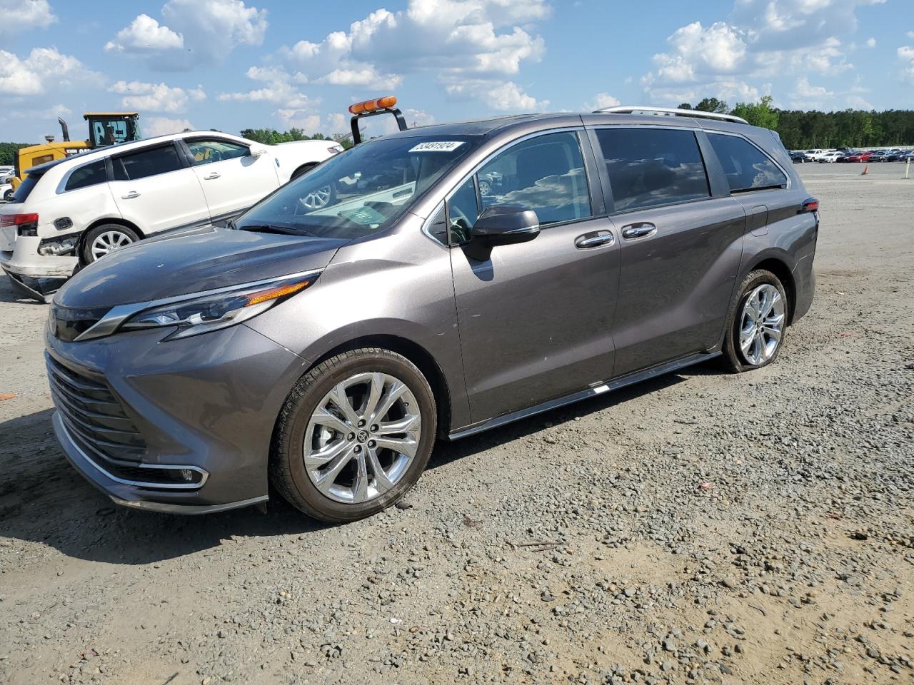  Salvage Toyota Sienna