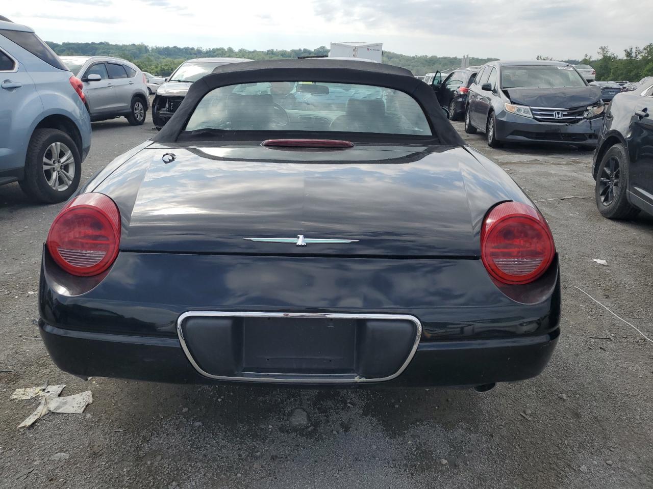 1FAHP60A15Y108037 2005 Ford Thunderbird