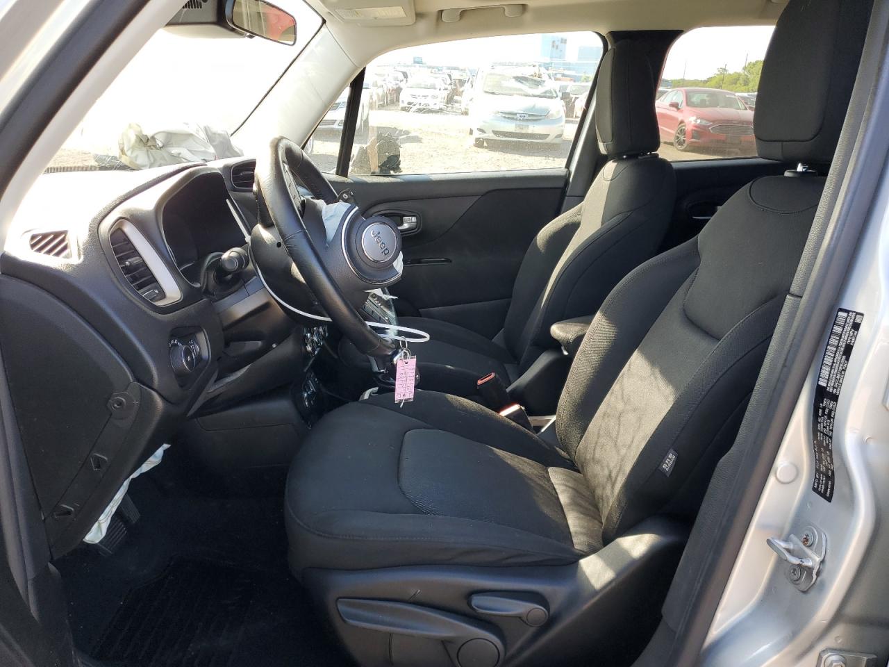 ZACCJBBT1GPE25566 2016 Jeep Renegade Latitude