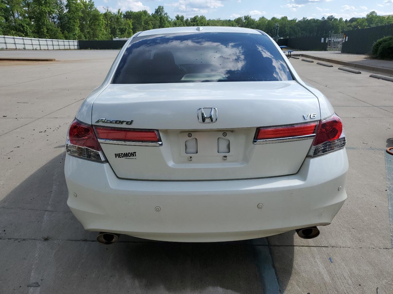 1HGCP3F8XBA003509 2011 Honda Accord Exl