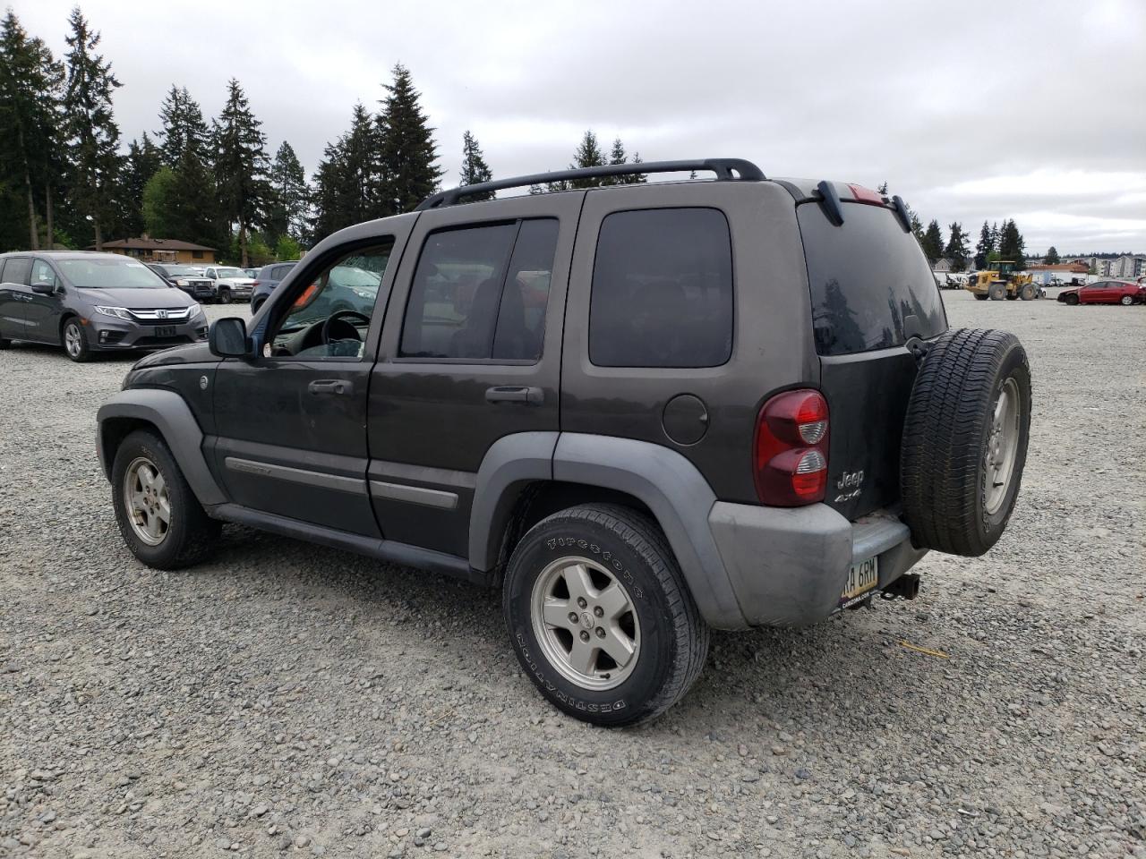 1J4GL48K15W640123 2005 Jeep Liberty Sport