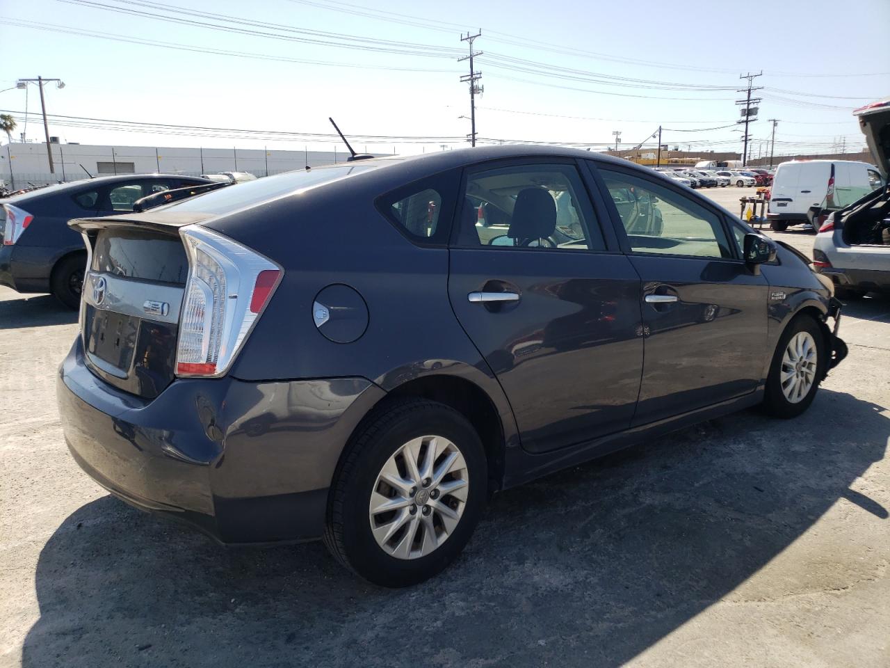 2013 Toyota Prius Plug-In vin: JTDKN3DP1D3032138